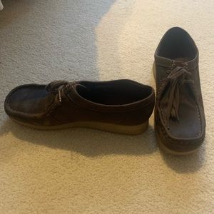 Clark’s Women’s Low Top Wallaby’s in Brown Leather